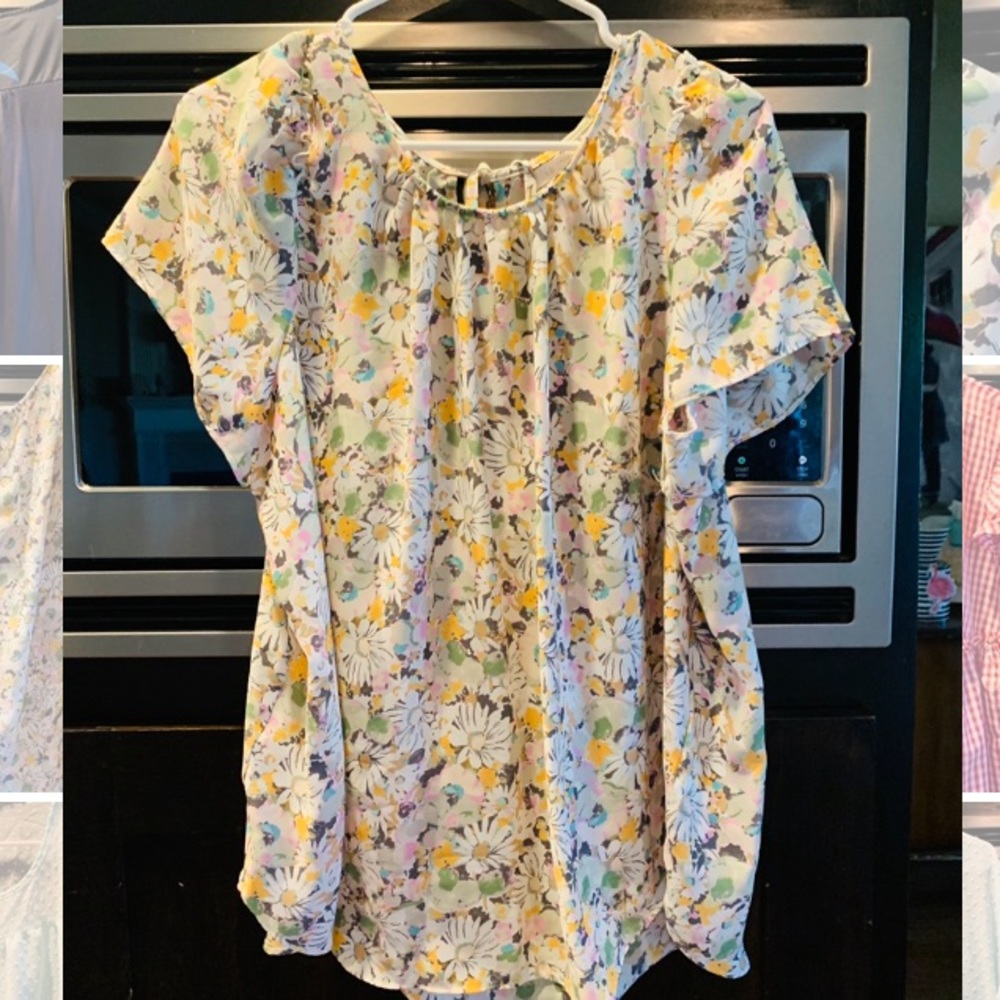 Lauren Conrad Large Cream Floral Top